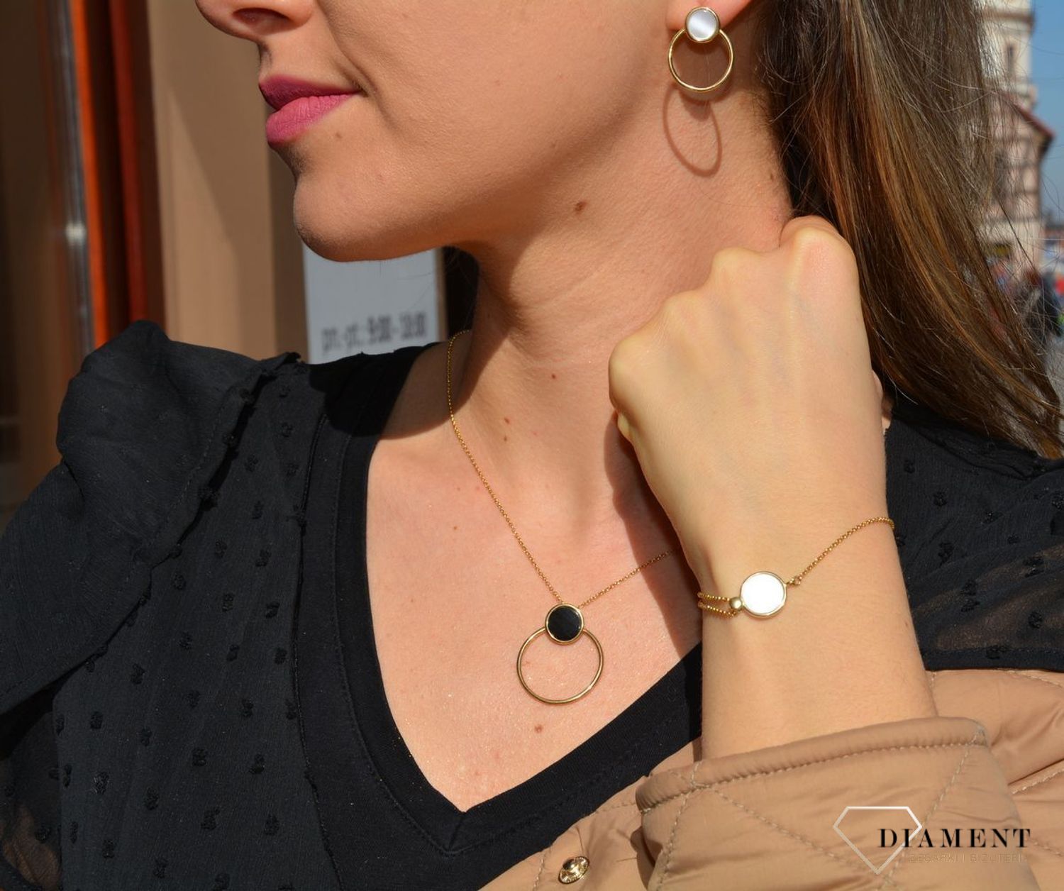 Bransoleta srebrna pozłacana z białą masą perłową DZB381MPBZ.jpg